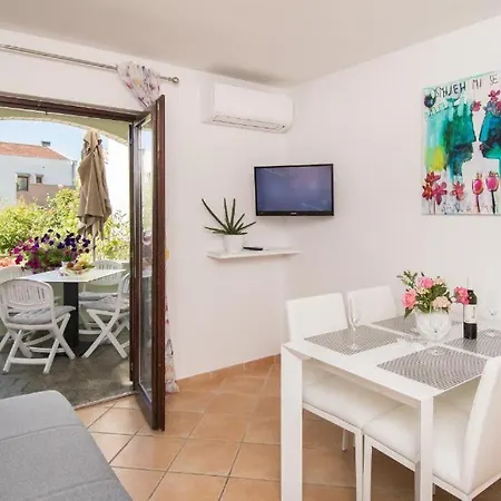 Motovunska 39b Porec