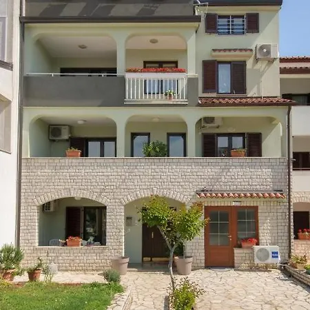 Apartment Motovunska 39b Porec